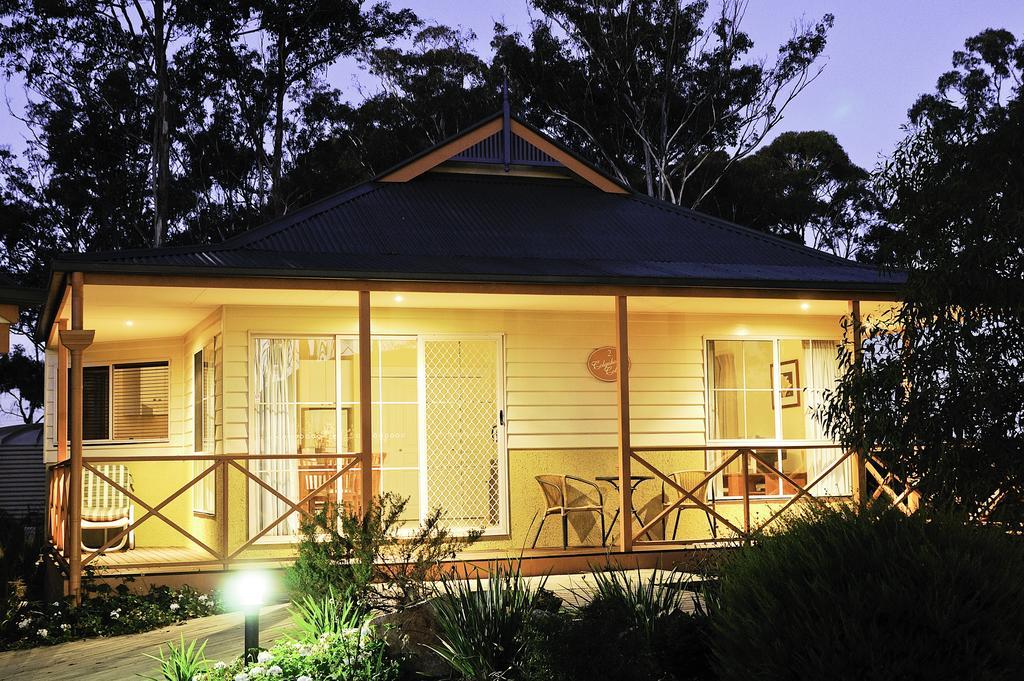 Waverley House Cottages Lakes Entrance Eksteriør bilde