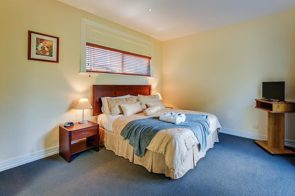 Waverley House Cottages Lakes Entrance Eksteriør bilde