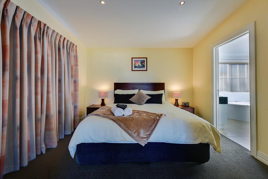 Waverley House Cottages Lakes Entrance Eksteriør bilde